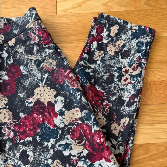 HUE Floral Print Capris - Red and Blue - Picture 2 of 9